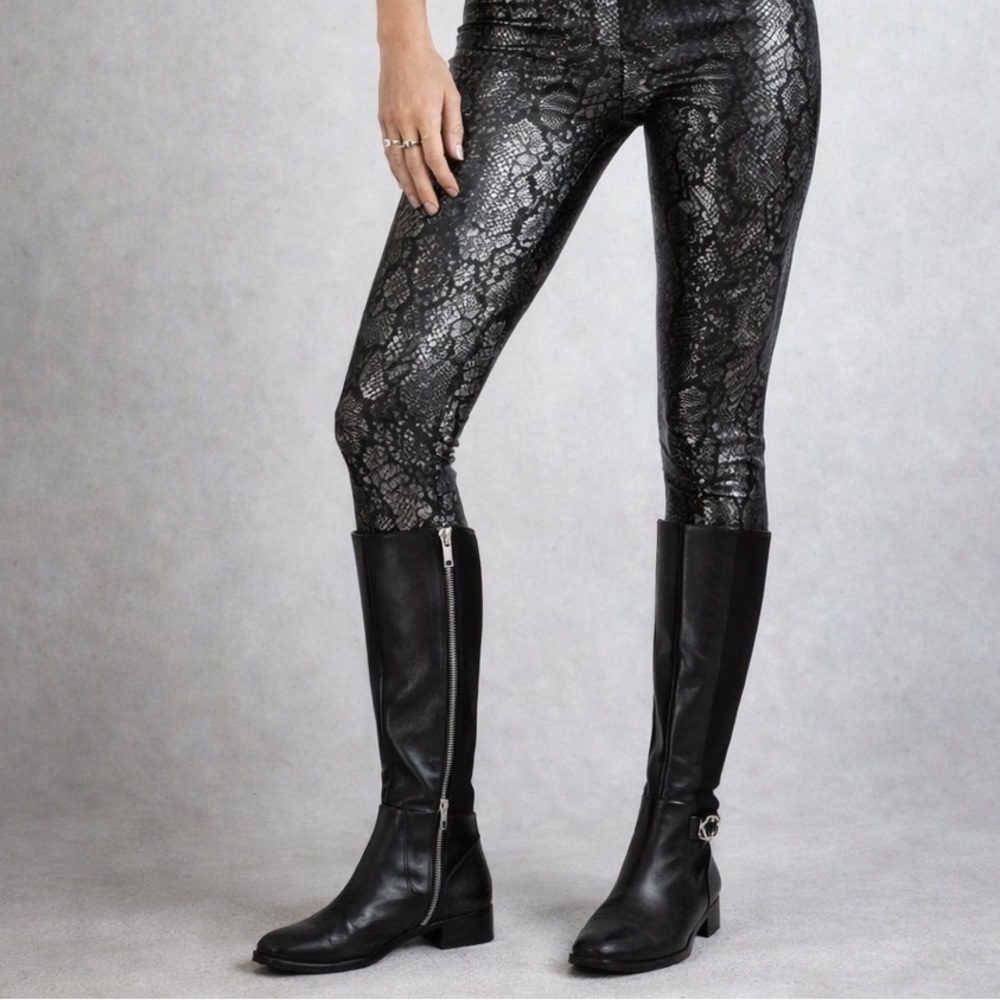 Michael Kors Hamilton Knee-High black Leather Boots w/ Stretch Back size 7